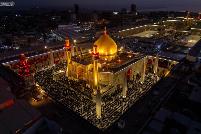 📷 نماز جماعت حرم امیرالمومنین(ع) در شب شهادت رسولالله(ع)
