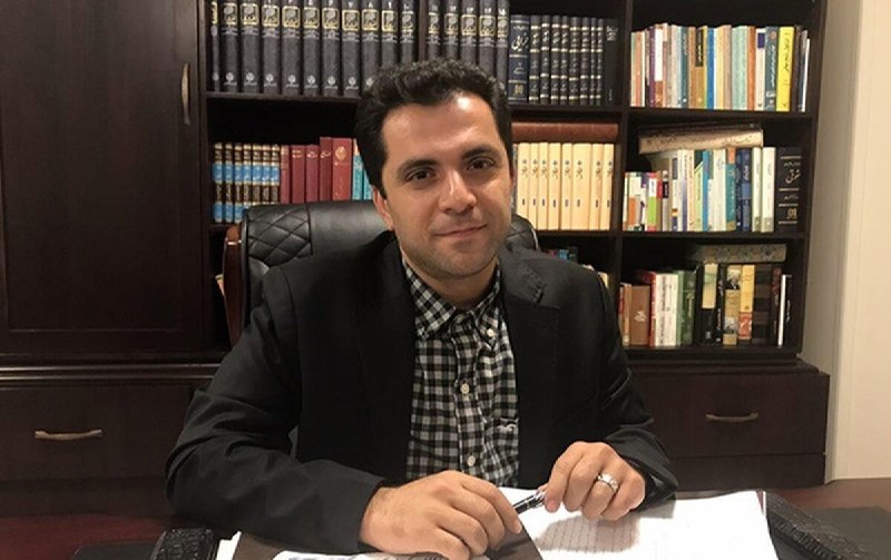 واکنش یک حقوقدان به عدم برخورد با توهینکنندگان با رئیسجمهور / گاهی خط قرمز علی مجتهدزاده