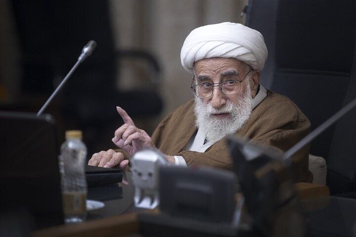 آیتالله جنتی: نیازمند روحیه جهادی در عرصه نبرد اقتصادی هستیم