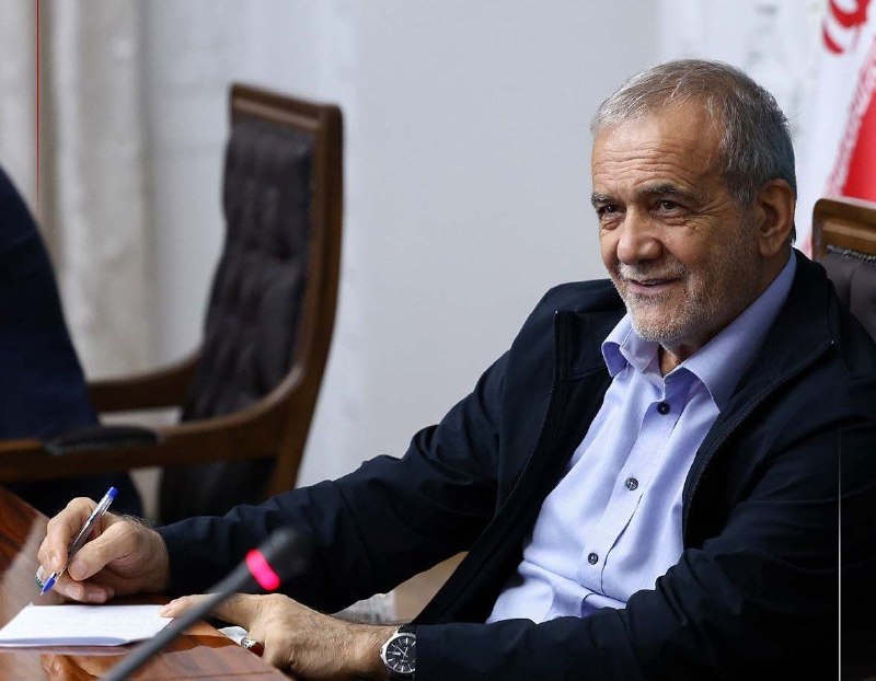 دکتر پزشکیان در نشستی با جمعی از فعالان و متخصصان جهادی حوزه کشاورزی: امروز بیش از هر زمان دیگری به نگاه، تفکر و روحیه بسیجی و جهادی در مدیریت مسائل