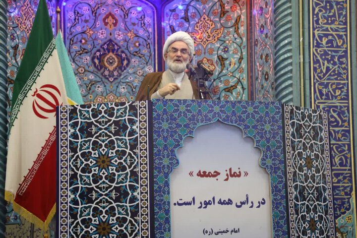 امام جمعه رشت: 🔴 دشمن در صدد تکرار حرکتهای دیماه ۱۴۰۱ است دمار از روزگار مفسدان در خواهیم آورد 🔴 ترامپ دوبینی و سرطان پروستات گرفته است فلاحتی