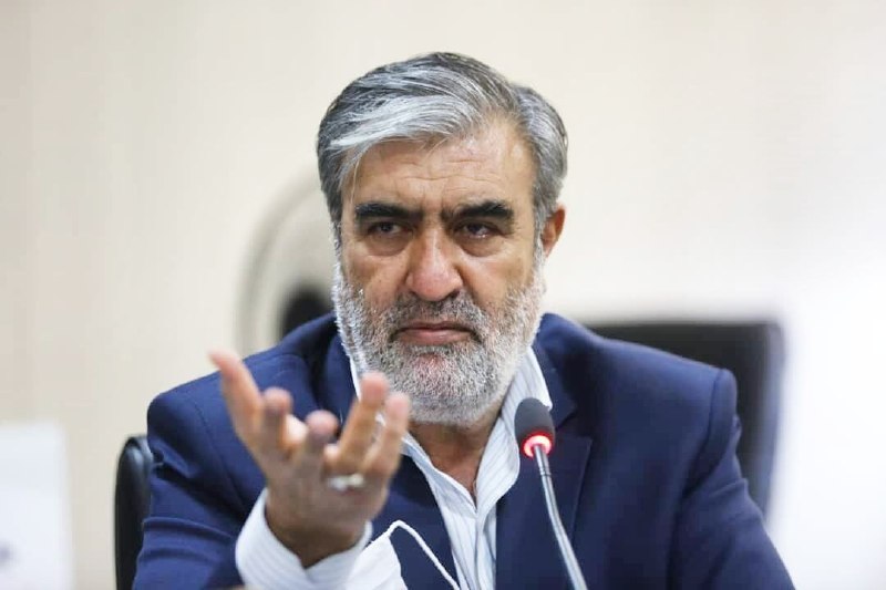 عزیزی:آمریکاییها قدرت و قابلیت رویارویی با نیروهای مسلح ایران را ندارند