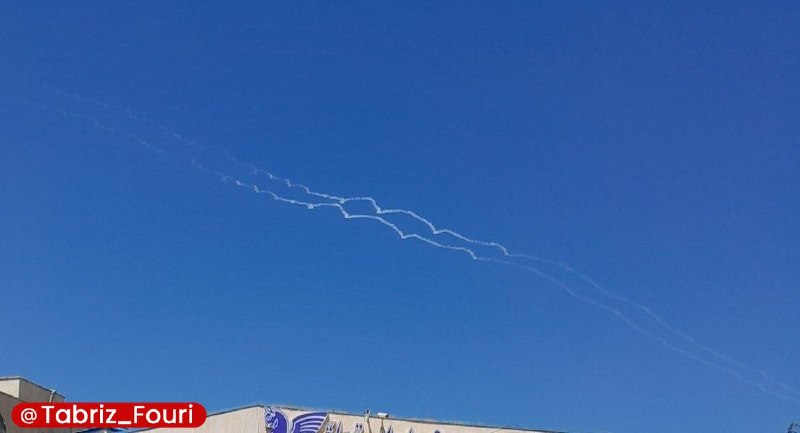 رد دو موشک بالستیک در آسمان تبریز 🏙