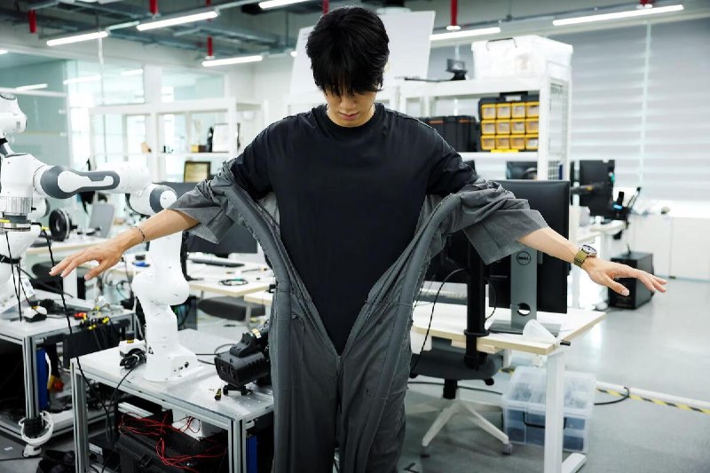 Korean scientists developed wearable robot for humans