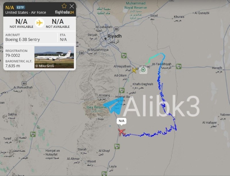 هواپیمای هشدار زودهنگام آمریکایی E-3B بر فراز عربستان سعودی پرواز میکند 