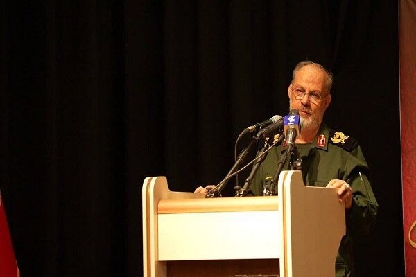 دشمن در تأمین تسلیحات راهبردی خود دچار کسری شده است سخنگوی سپاه پاسداران انقلاب اسلامی: رسانه در دنیای امروز فقط واقعنمایی نمیکند، بلکه واقعسازی و روایتسازی میکند