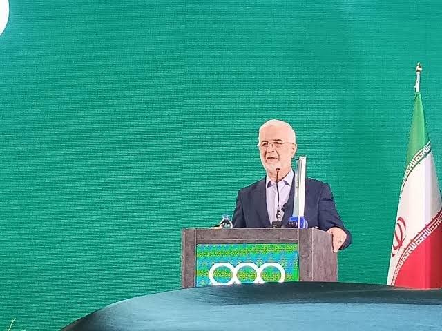 وزیر کشور: استانداران یک روز هفته را به مسائل صنعت اختصاص دهند