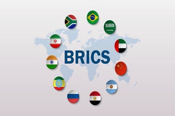 بریکس به دنبال سازوکارهایی برای کاهش هزینه مبادلات تجاری است یک مقام دولت هند گفت کشورهای عضو بریکس در حال بررسی راهکارهای عملی برای کاهش هزینههای تراکنشهای تجاری هستند تا
