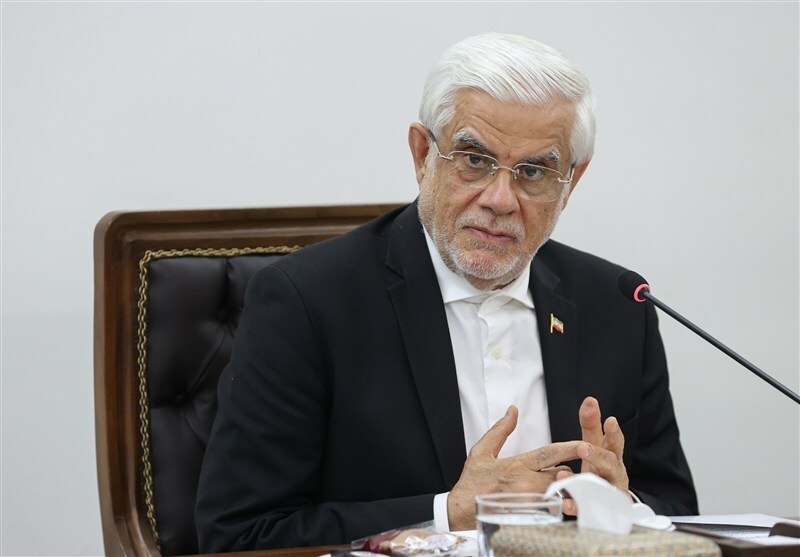 عارف: دولت قصد ندارد سهمیۀ اول بنزین را کاهش دهد