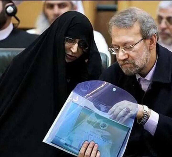 فریده مطهری: شهید لاریجانی با اینکه در قضیه برخورد با احمدی نژاد مورد تشویق علما و دانشگاهیان قرار گرفت، ناراحت بود همسر شهید علی لاریحانی