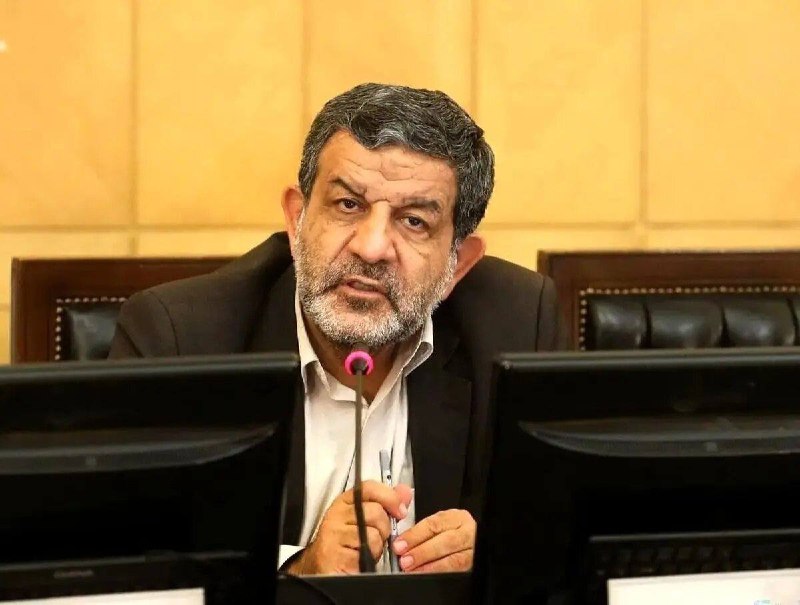 بازار خودرو درگیر بدترین نوع انحصار شده است/ ضرورت ورود رئیس جمهور برای ساماندهی صنعت خودرو تقیپور، عضو کمیسیون صنایع مجلس