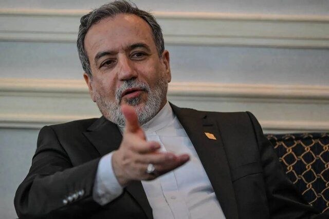 Araghchi: Talks with Oman on Hormuz Strait Management Continue