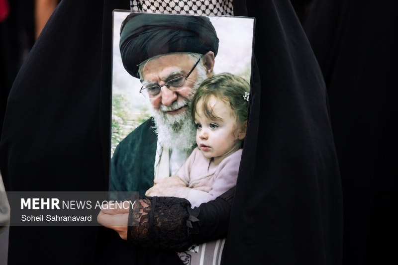 آخرین قاب یک آغوش آسمانی: مرثیهای برای دو نسل با سرنوشت مشابه