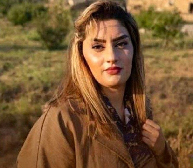 بانو ندا جلیلیان 26 ساله و مادر یک دختر چهار ساله، چند روز پیش در شهرستان ملکان بهخاطر اختلافات خانوادگی توسط شوهرش کشته شد