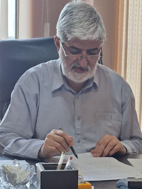 ➖ نظر علی مطهری درباره سخنان محمدباقر خرازی علی مطهری، نمایندهی اسبق مجلس و فرزند شهید مطهری، در صفحهی شخصی خود نوشت: صحبتهای جناب حجتالاسلام