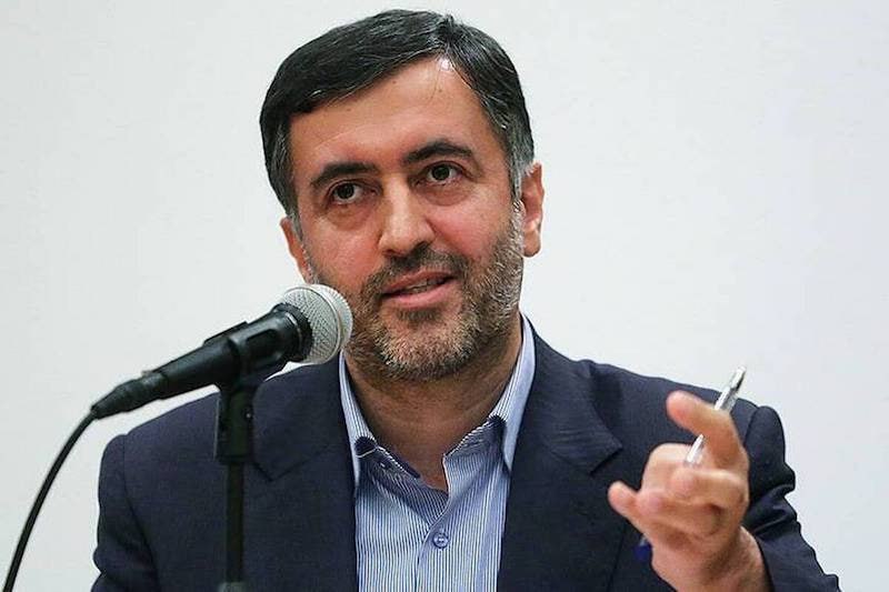 گنجی: با برخورد قهری مخالفیم اما فکری به حال نمایشگاه های سیار بخش های آناتومی دانشکده های پزشکی در خیابان و کافه بکنید!