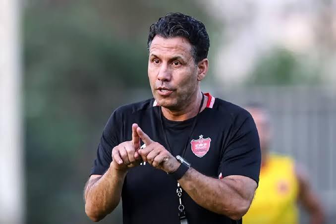 هشدار تارتار در رختکن پرسپولیس سرمربی تیم فوتبال پرسپولیس بر خلاف رویه انتقال ترکیب این تیم در ۴فصل گذشته به برخی رسانه های مشخص قصد برخورد با شخص