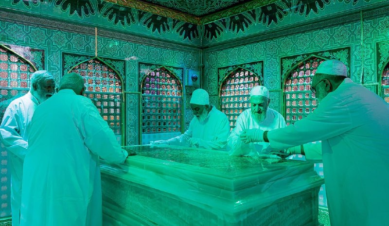 آیین غبارروبی ضریح مطهر امام رضا(ع)
