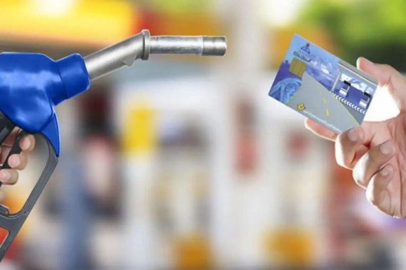 کارشناس حوزه انرژی: قیمت بنزین نباید از اصلاحات اقتصادی مستثنی بماند / اتصال بنزین به کارت بانکی اشتباه است آرش نجفی، رئیس کمیسیون انرژی اتاق بازرگانی، صنایع