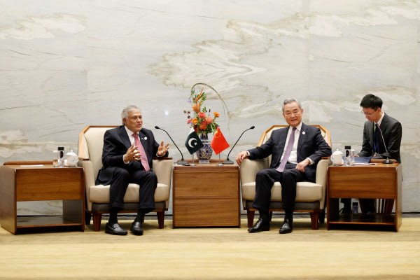 Chinese and Pakistani Foreign Ministers Met