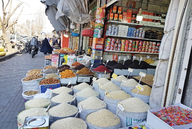 در گفت گو با دیده بان ایران مطرح شد؛ 🗣 رئیس اتحادیه بنکداران مواد غذایی تهران: 🔴 برنج آمریکایی از عراق به ایران قاچاق می شود 🔴 فروش این برنج ممنوع