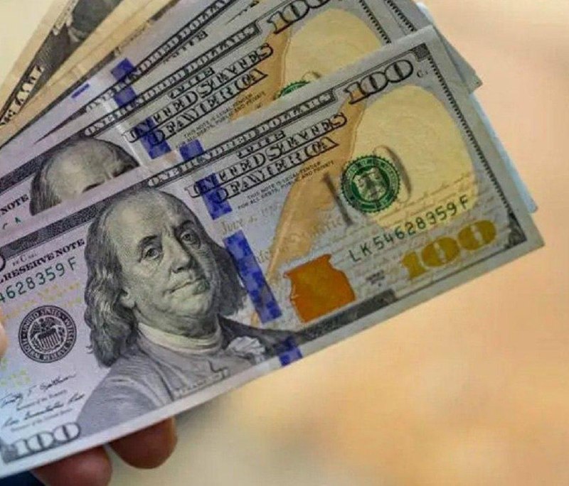 قیمت دلار رسمی در مرکز مبادله از ۱۵۰ هزار و ۴۰۰ تومان عبور کرد