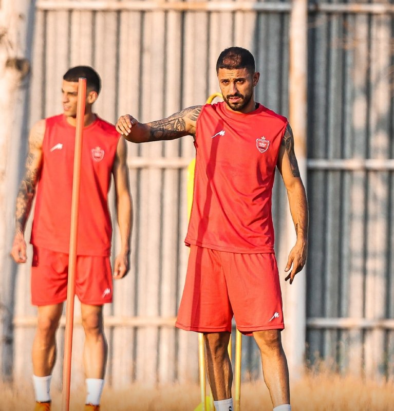 ❌ 🔴 غیررسمی؛ وینگر پرسپولیس جدا شد محمدامین کاظمیان پس از یک فصل حضور در این تیم، قراردادش را طی توافق دو جانبه فسخ کرد
