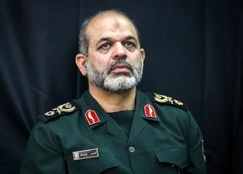 فرمانده کل سپاه: در این مقطع حساس و سرنوشتساز، تداوم پرشتاب "راهبرد قدرتافزایی دفاعی و تهاجمی" ضرورت دارد/معاون وزیر دفاع: قبل از جنگ امکانات دفاعی