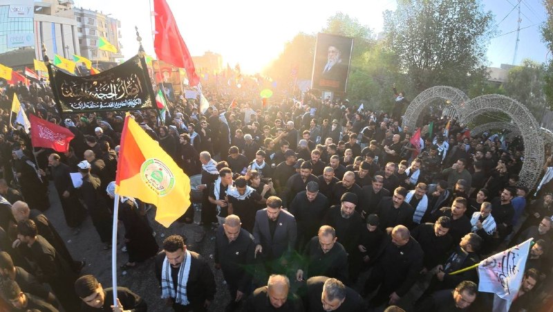 حضور میلیونی مردم عراق در مراسم تشییع پیکر آیتالله علی خامنهای در نجف اشرف