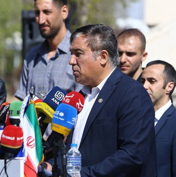 استقلالِ تاجرنیا شفاف نیست