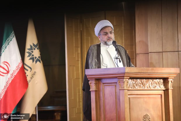 هادی سروش: اینکه منتقدان را کافر بدانیم و خون آنان را بریزیم، هیچ اساسی در اسلام ندارد 🔴 اسلحه، قلم و حتی بستن آب و نان به روی انسان، نمیتواند مانع رشد او شود