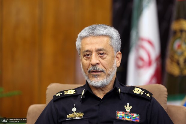امیر سیاری: تا زمانی که مردم پای کار هستند، هیچکس توان غلبه بر ایران را ندارد