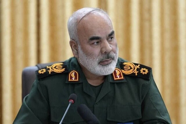 فرمانده نیروی زمینی سپاه: سپاه و ارتش نگذاشتند تروریستها قدم از قدم بردارند سردار کرمی